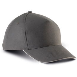 Kids' cap with contrasting sandwich peak - 5 panels